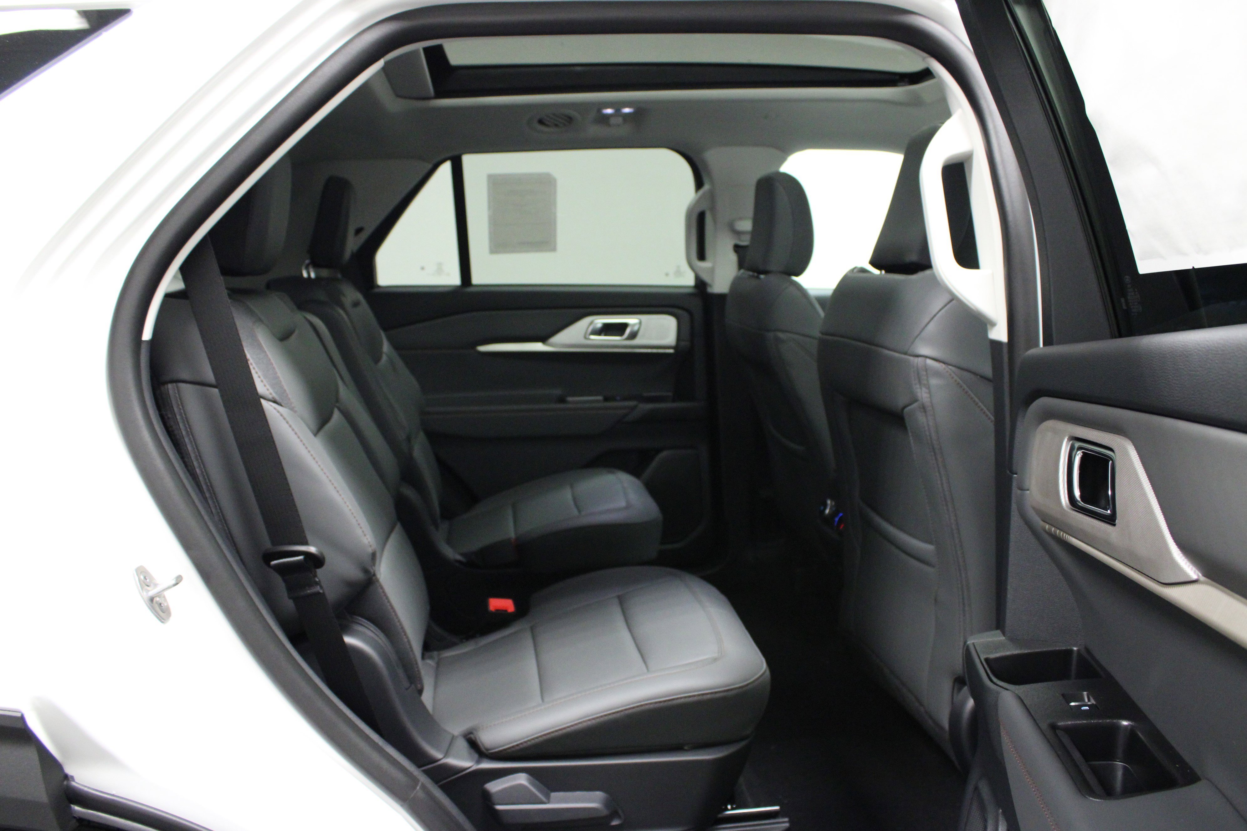 New 2026 Star White Metallic Tri-Coat Ford Active image 16