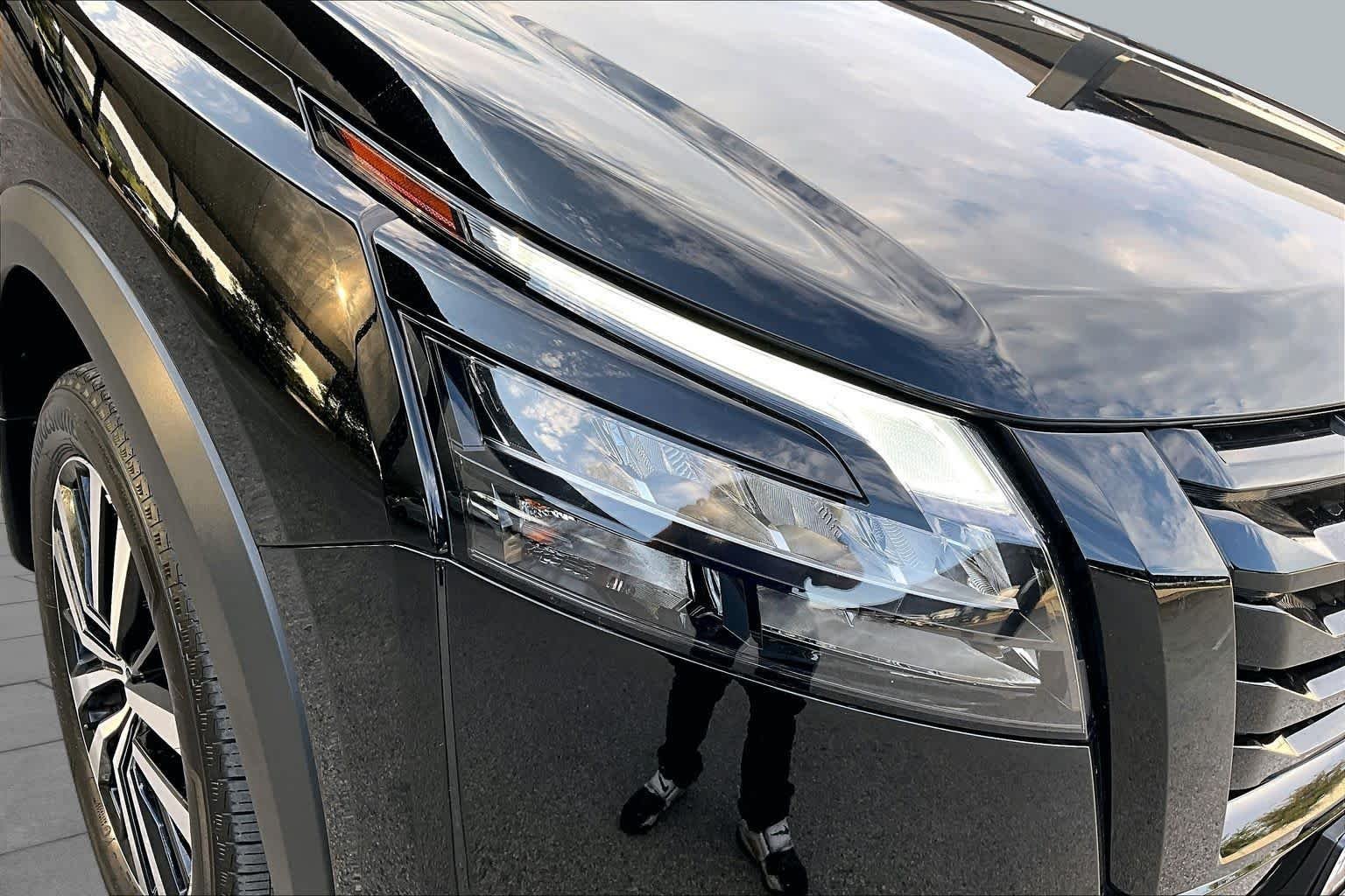 Certified Used 2025 Super Black Nissan Platinum image 28
