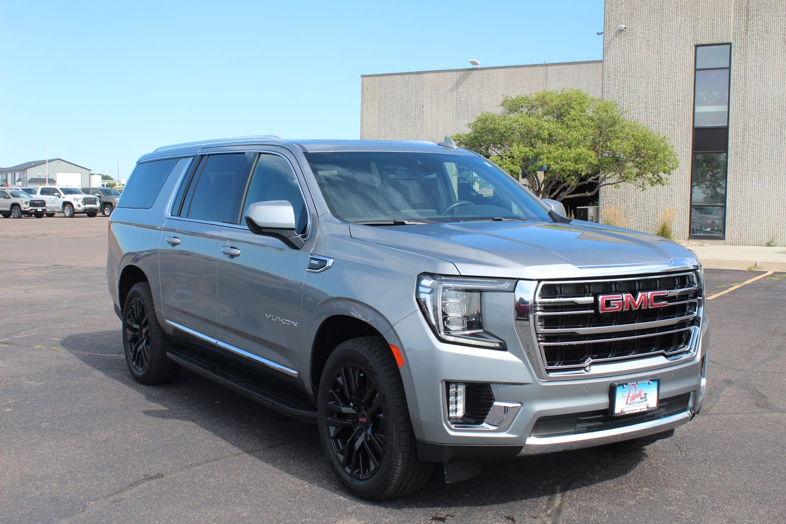 Used 2023 Sterling Metallic GMC SLT image 2