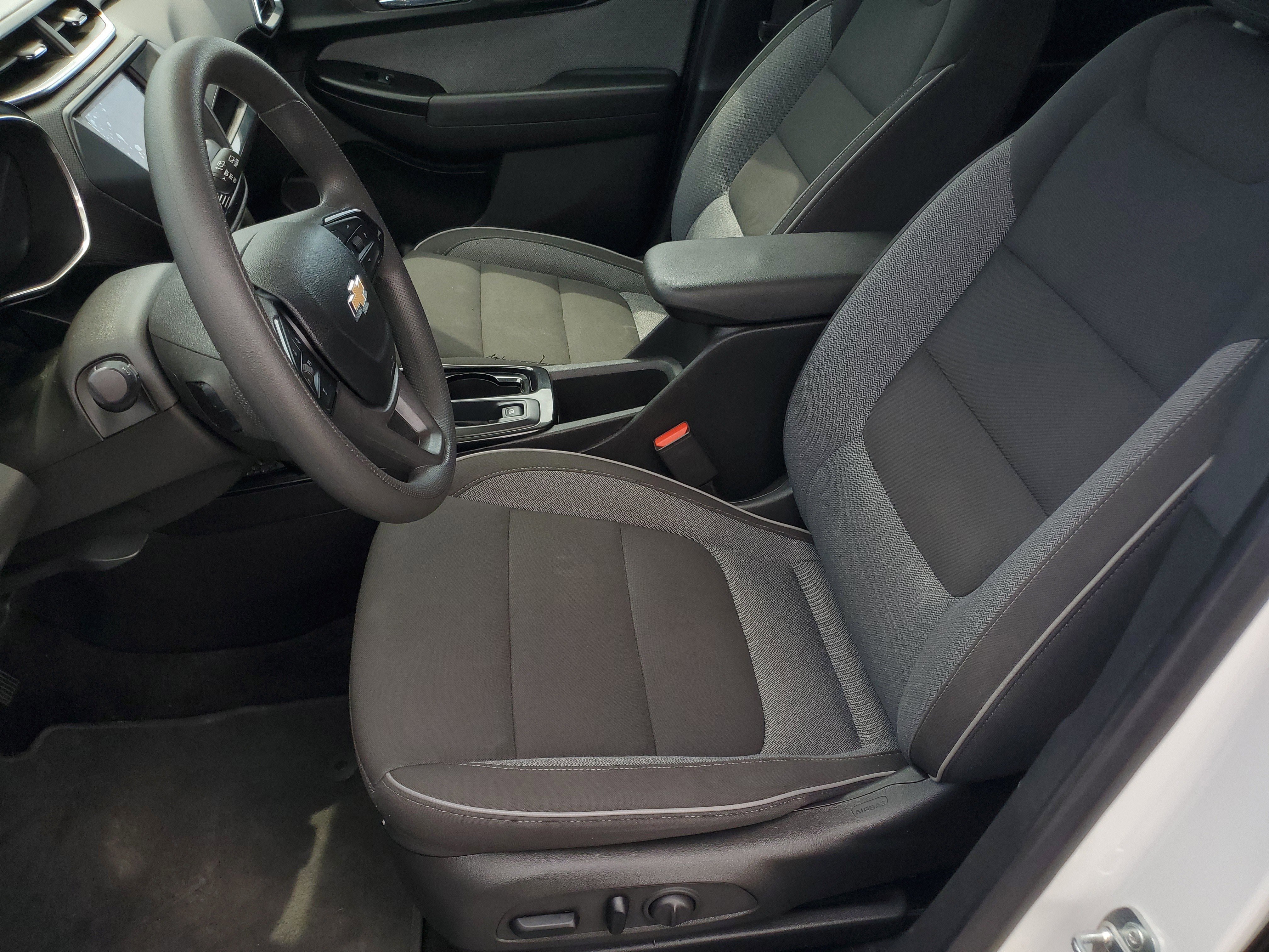 Used 2023 Summit White Chevrolet LT image 17