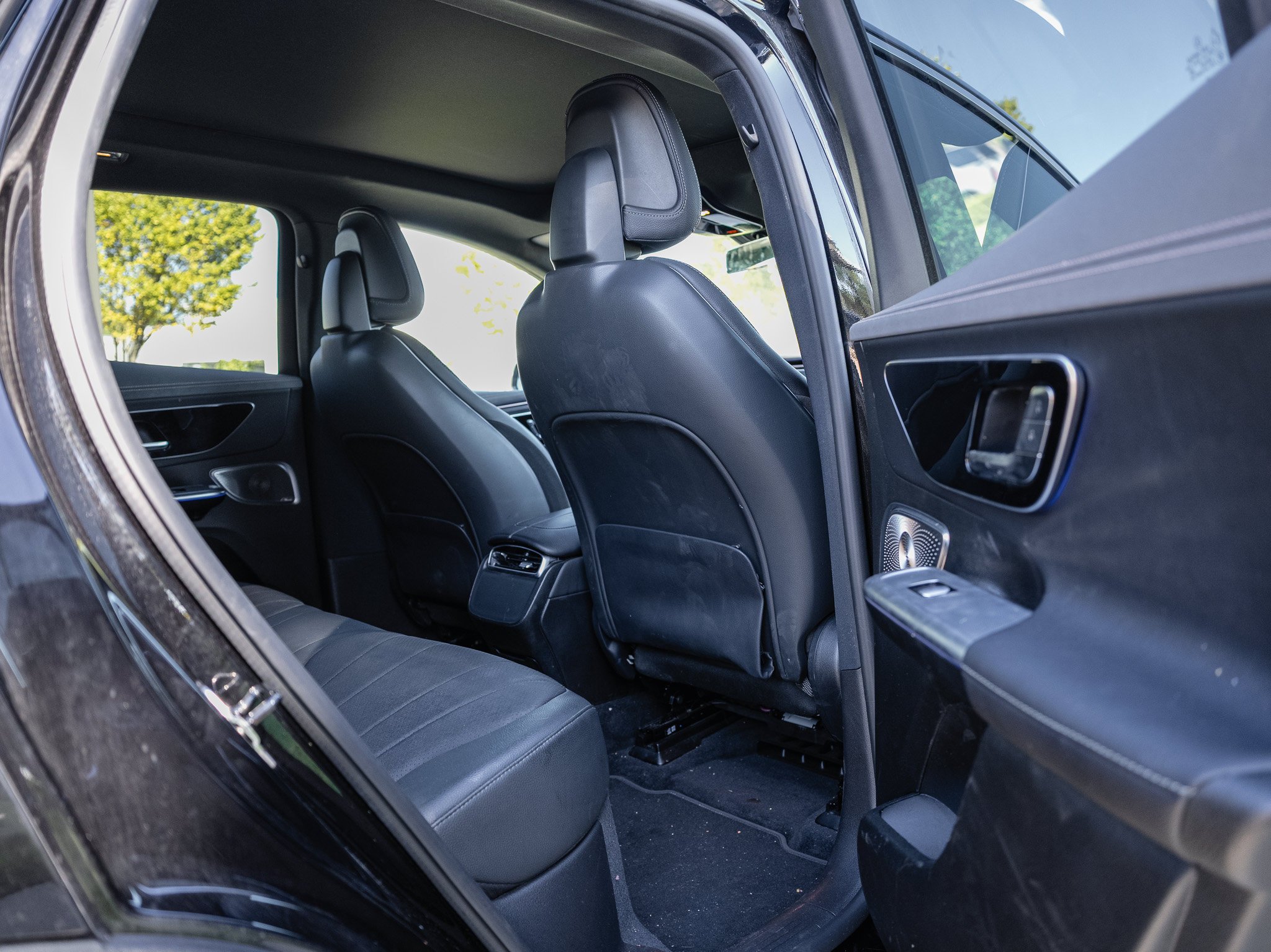 Used 2023 Obsidian Black Mercedes-Benz 350 SUV image 11