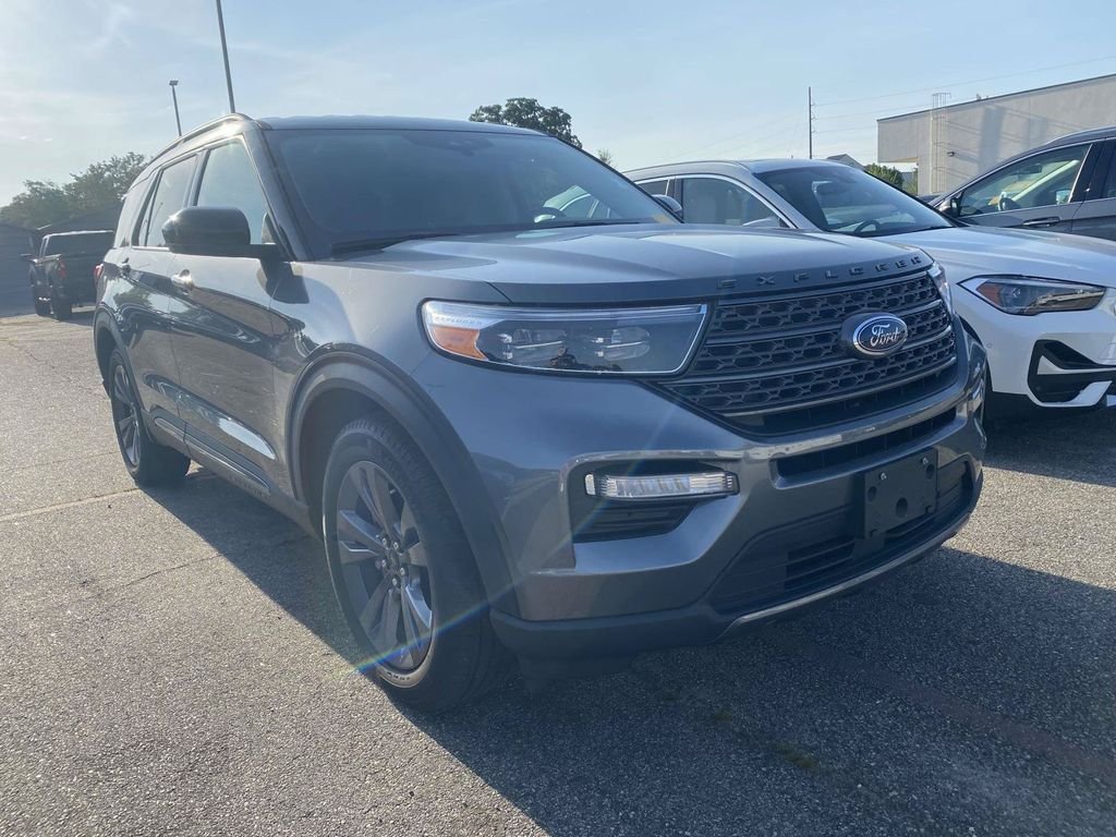 Used 2024 Gray Metallic Ford XLT image 1