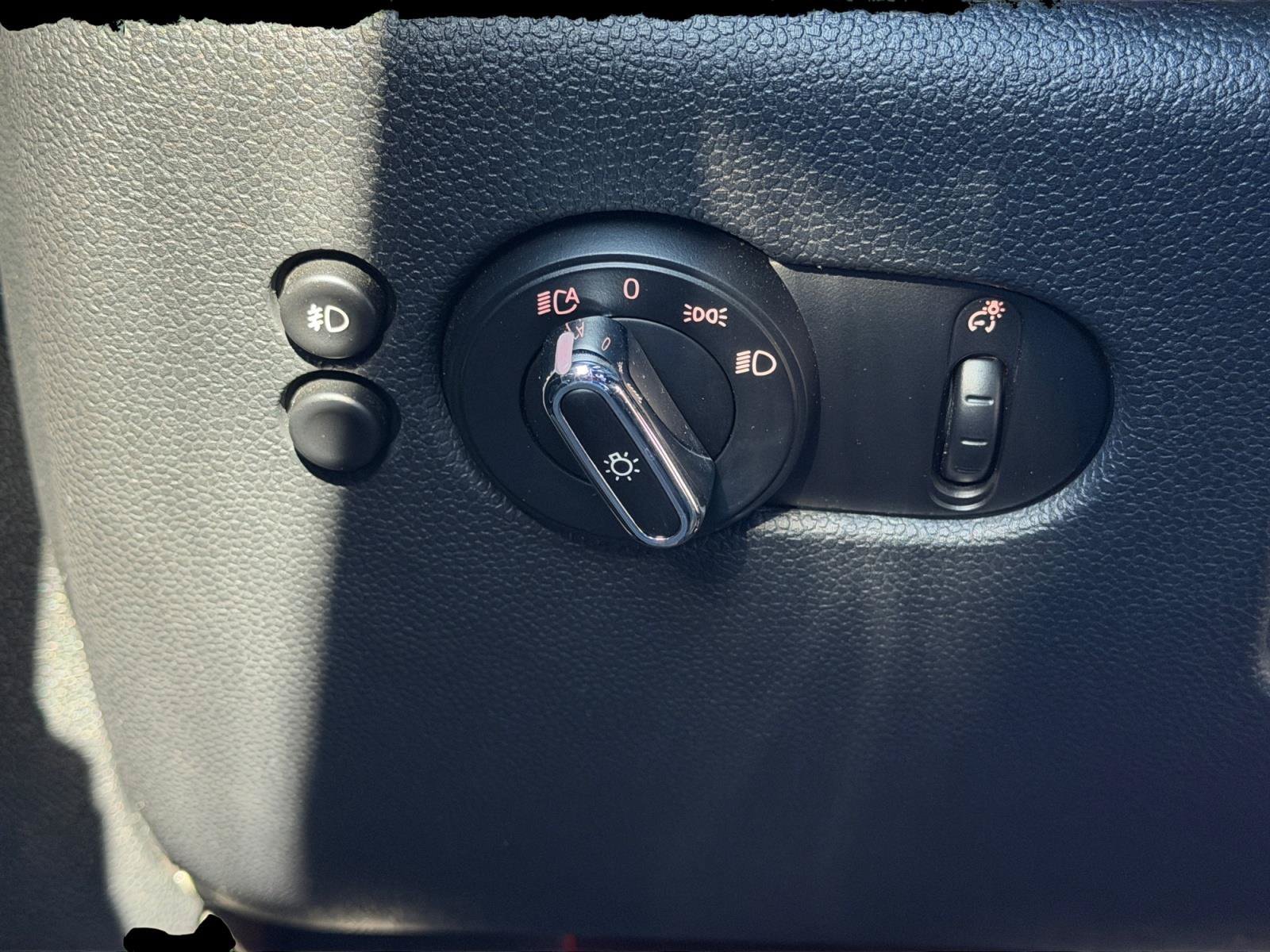 Used 2020 Gray Metallic MINI Signature image 17
