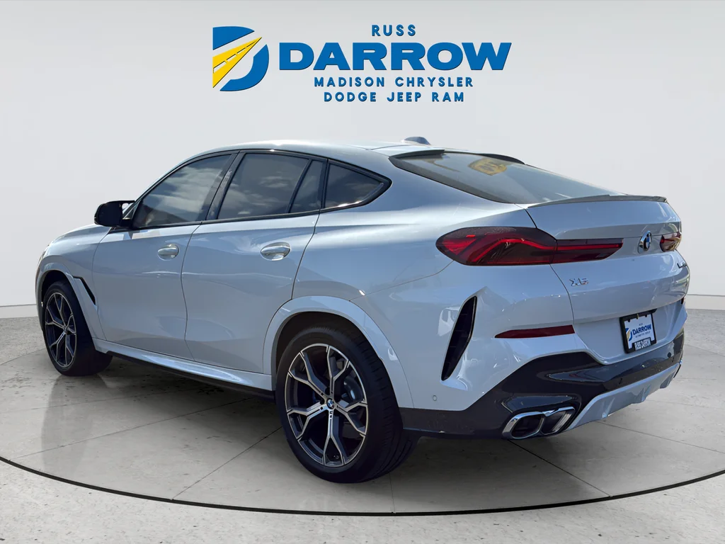 Used 2024 White BMW M60i image 3