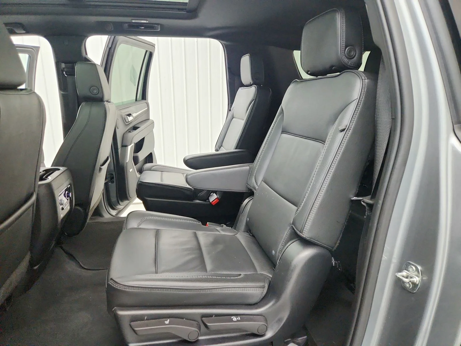 Used 2023 Sterling Metallic GMC Denali image 32