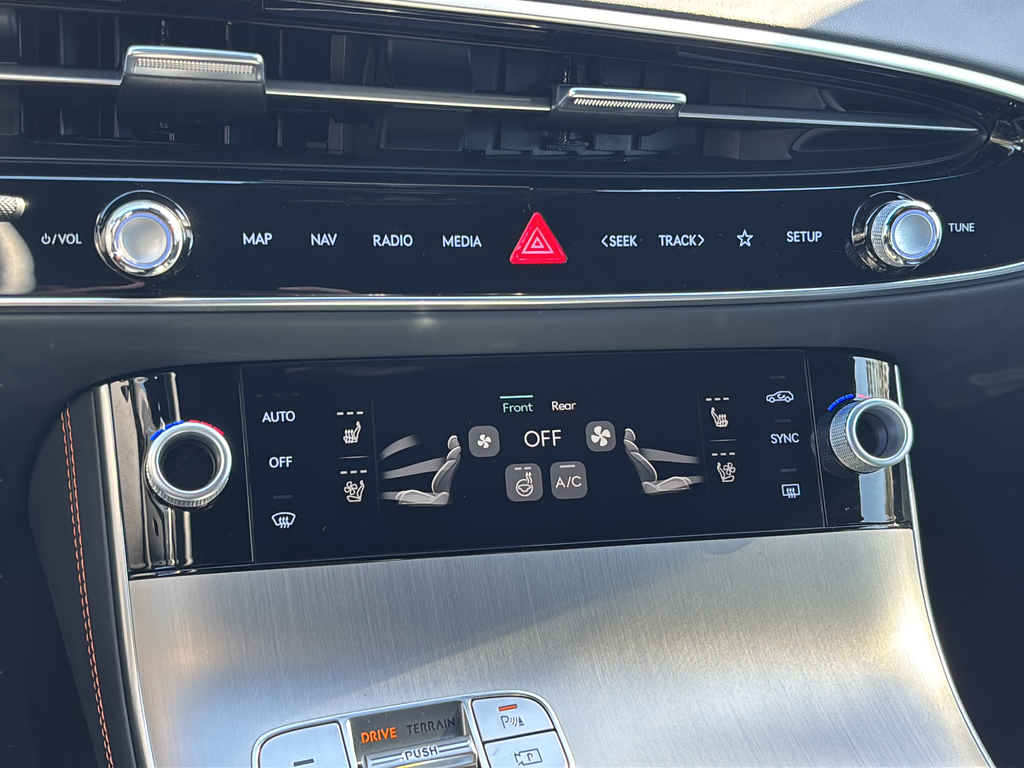 2026 GENESIS GV70 Sport Advanced - Photo 28
