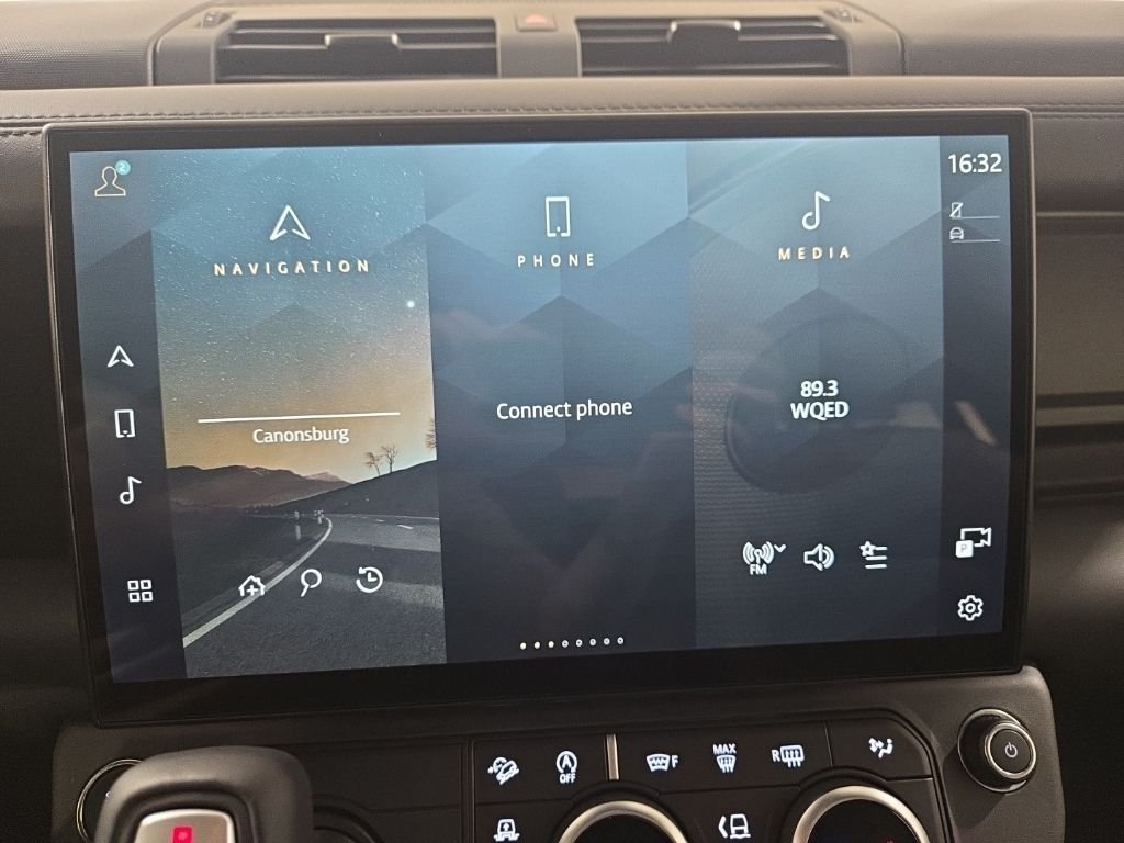 New 2026 Santorini Black Land Rover S image 16
