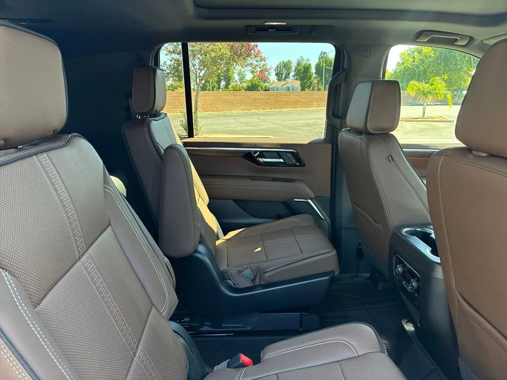 New 2026 Polar White Tricoat Chevrolet High Country image 26