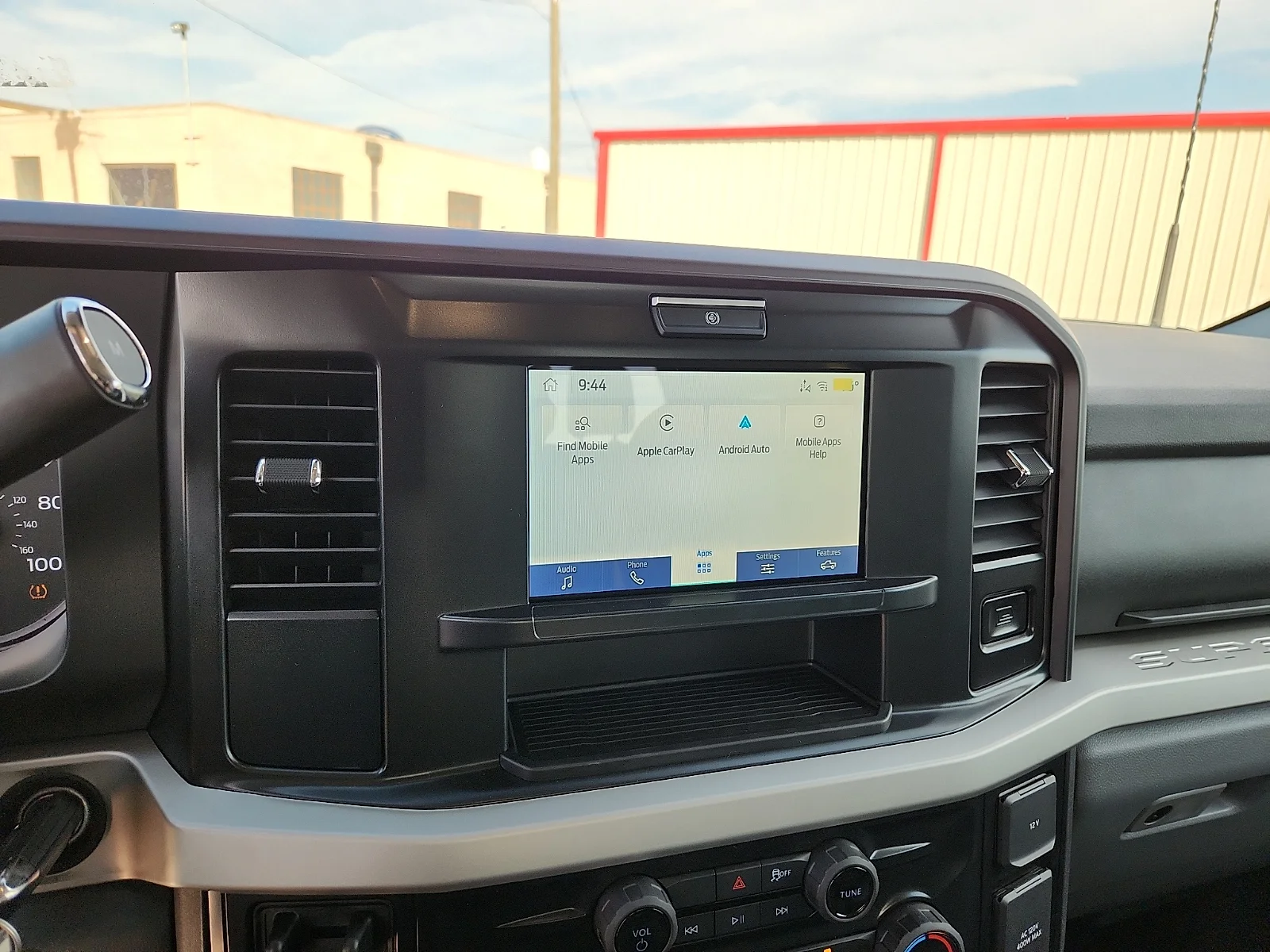 New 2027 Oxford White Ford XLT image 24