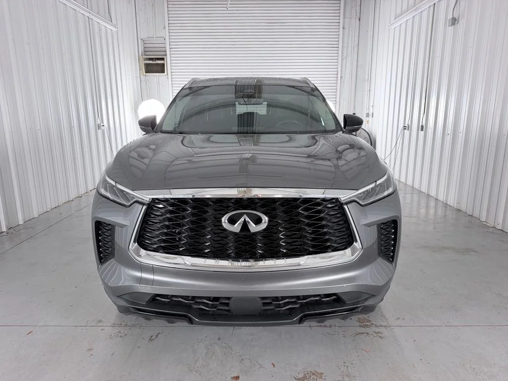 Certified Used 2023 Gray INFINITI LUXE image 2