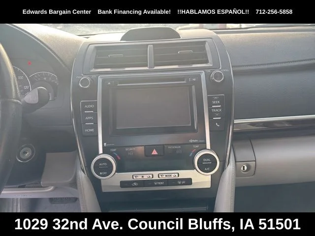 Used 2014 Silver Toyota XLE image 17
