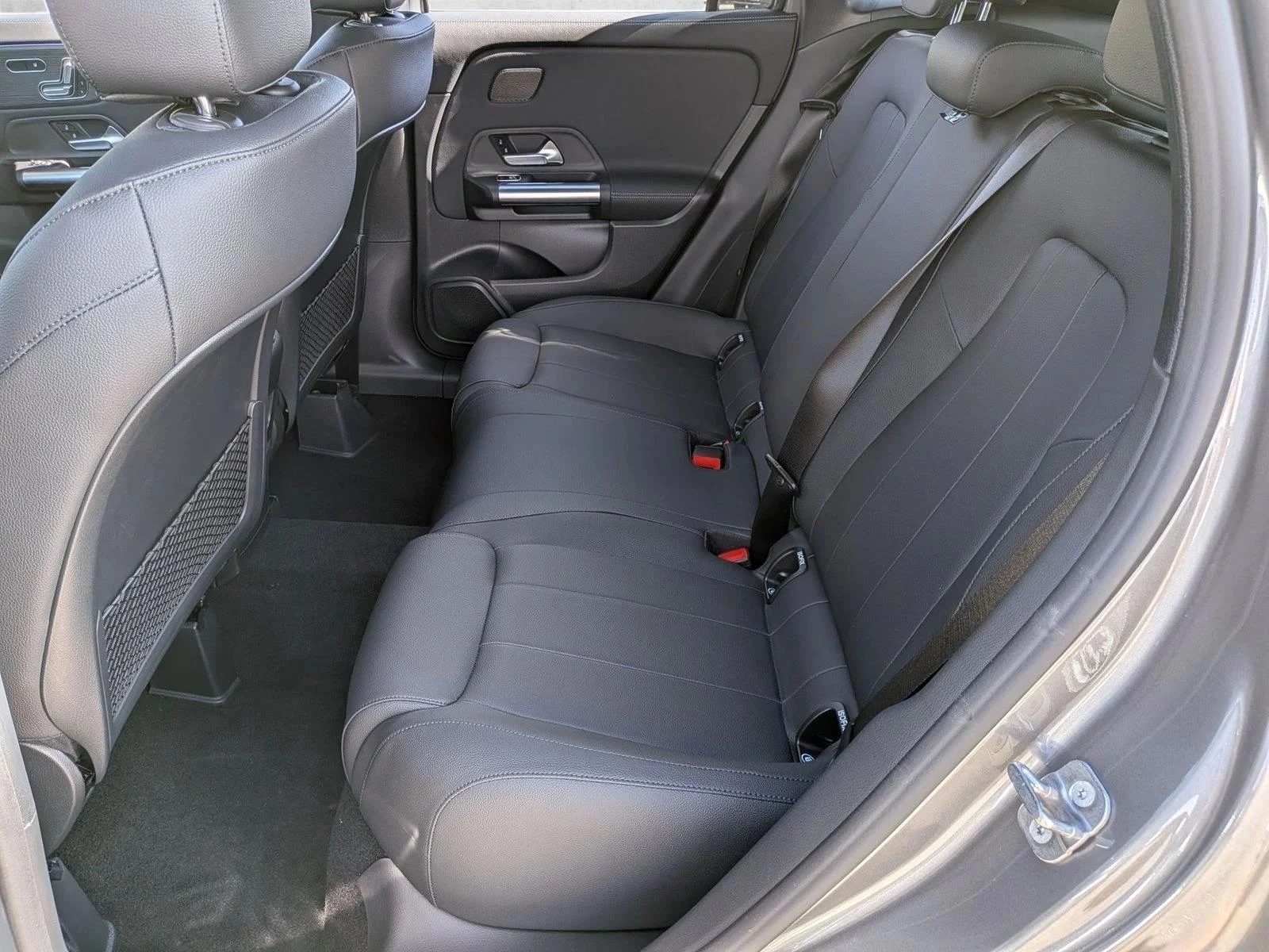Used 2026 Mountain Grey Metallic Mercedes-Benz GLA 250 image 15