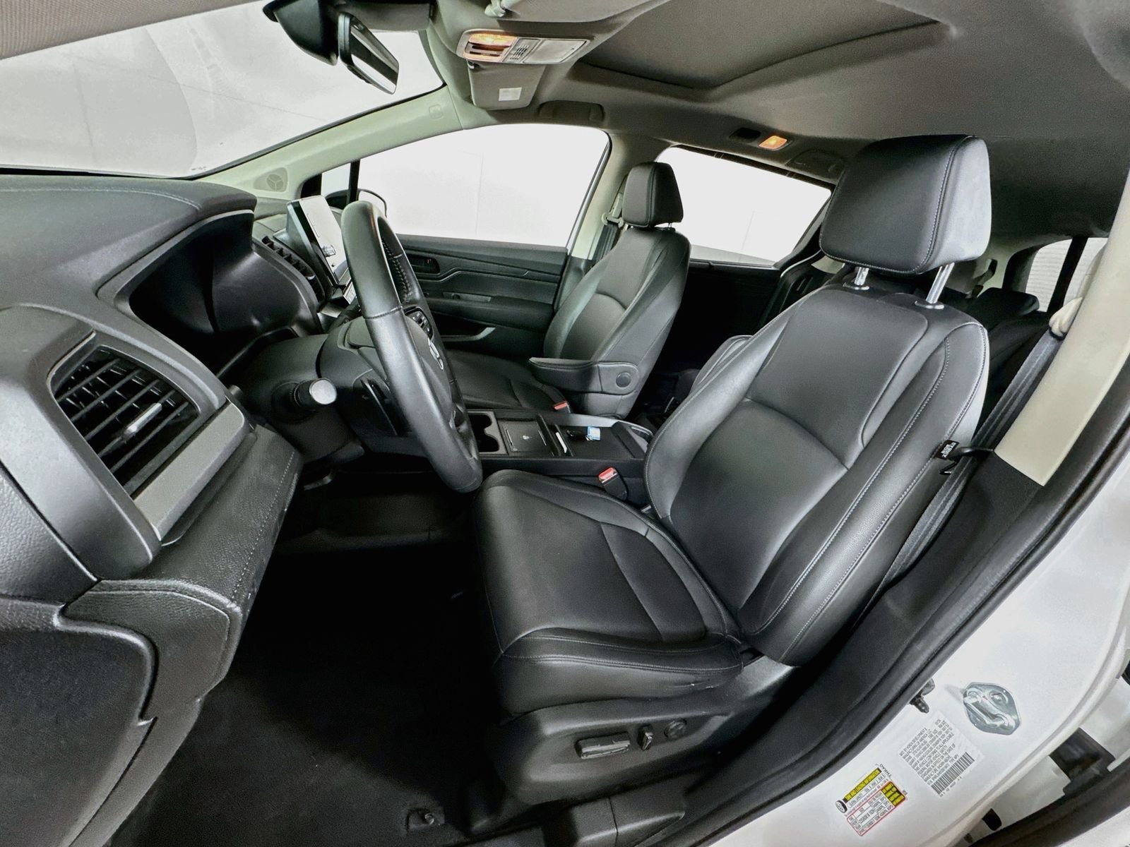 2025 Honda Odyssey EX-L - Photo 12