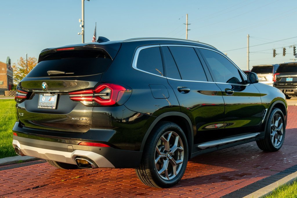 Used 2023 Black Sapphire Metallic BMW xDrive30i image 12