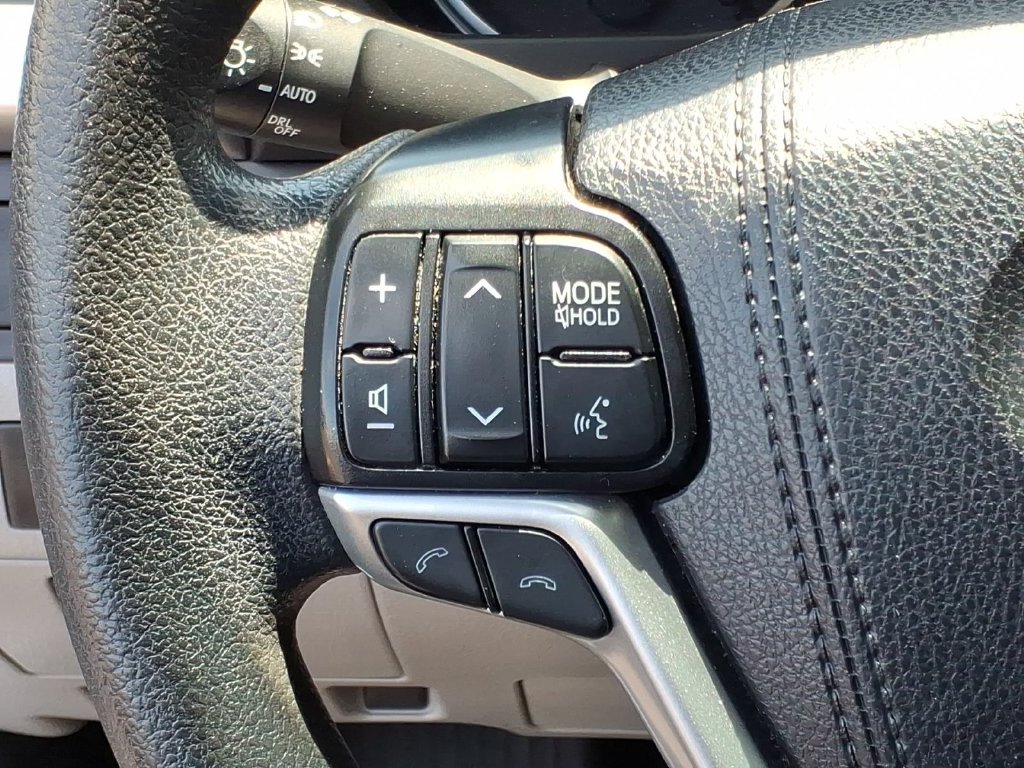 Used 2019 Celestial Silver Metallic Toyota LE image 20