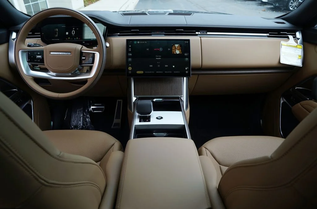 New 2026 Varesine Blue Land Rover SE image 9