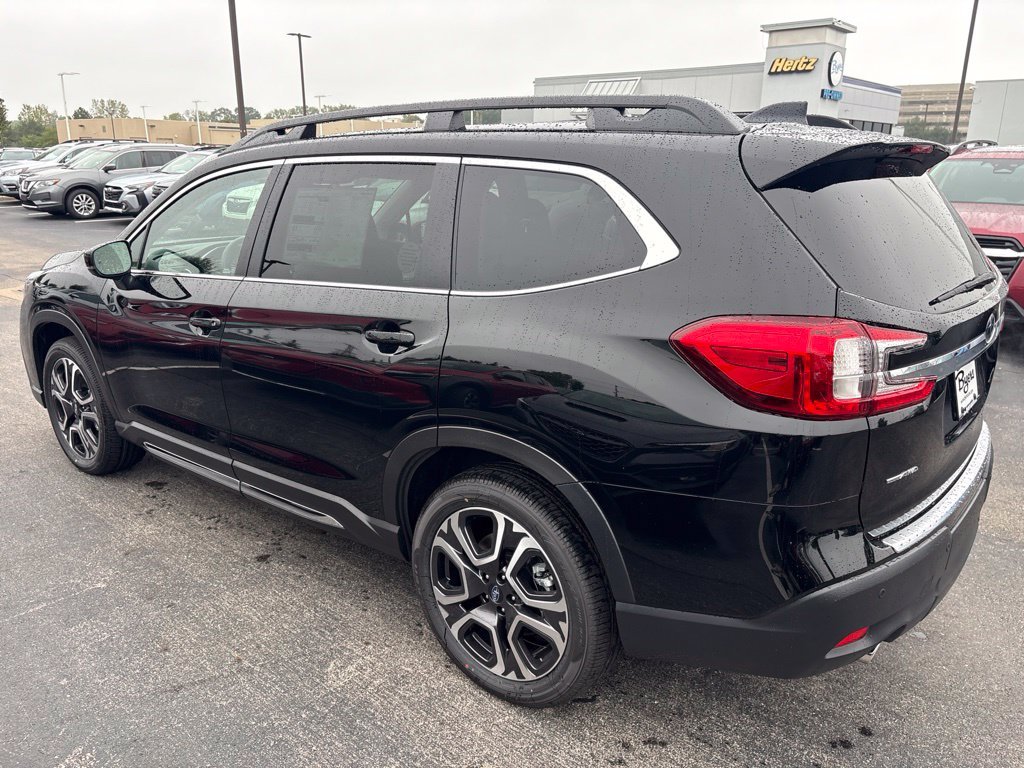 New 2027 CRYSTAL BLACK SILICA Subaru Limited 7-Passenger image 5
