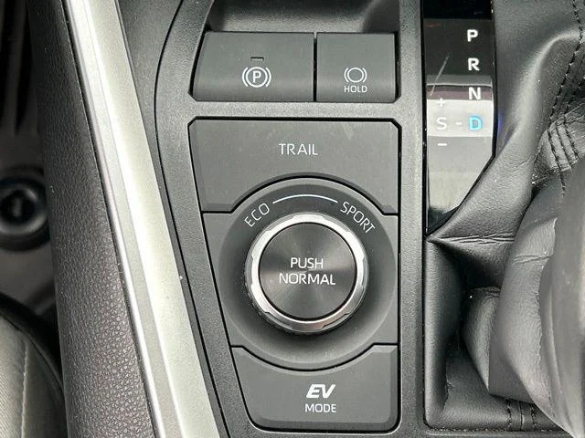 Certified Used 2025 MAGNETIC GRAY MET. Toyota  image 67