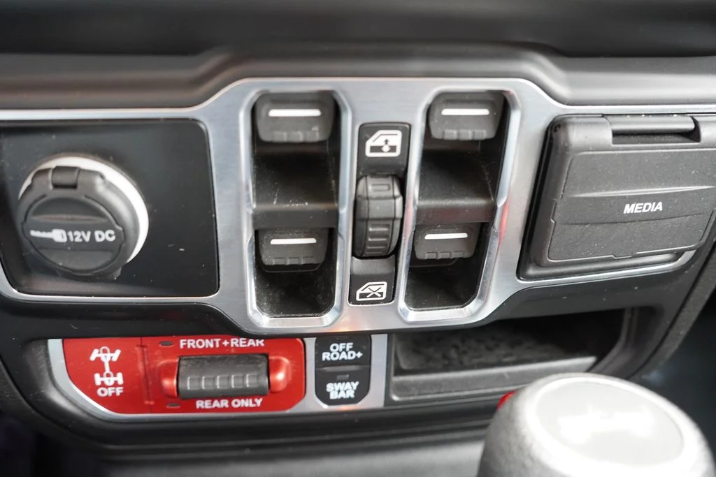 Used 2022 High Velocity Clearcoat Jeep Unlimited Rubicon image 29