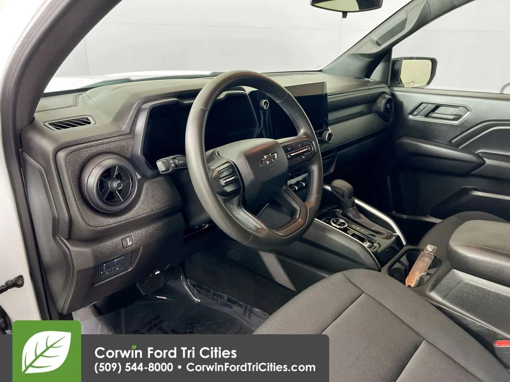 Used 2024 Summit White Chevrolet Trail Boss image 3