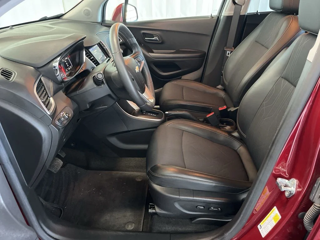 Used 2022 Red Chevrolet LT image 3