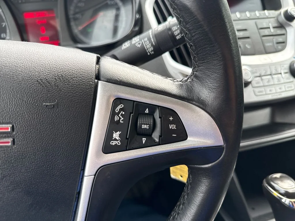 Used 2017 Silver GMC SLE-2 image 38