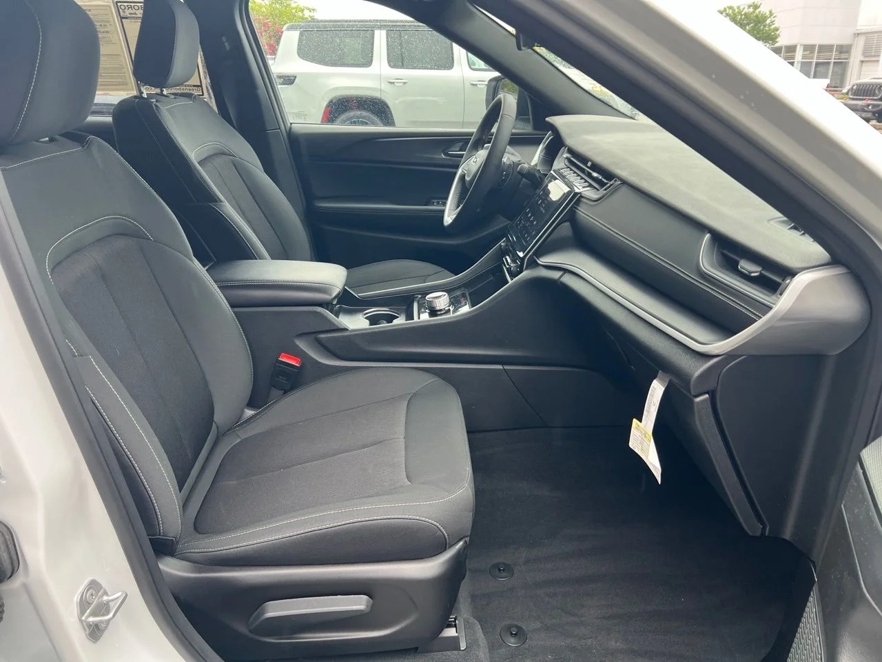 Used 2025 White Jeep Laredo X image 21