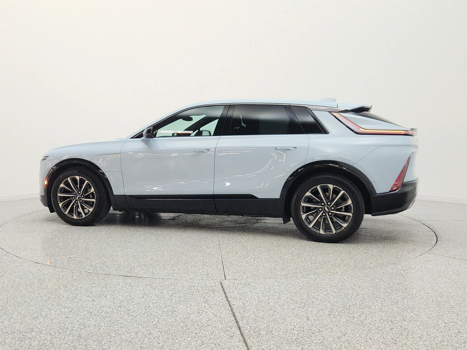 Used 2024 Nimbus Metallic Cadillac Sport image 8