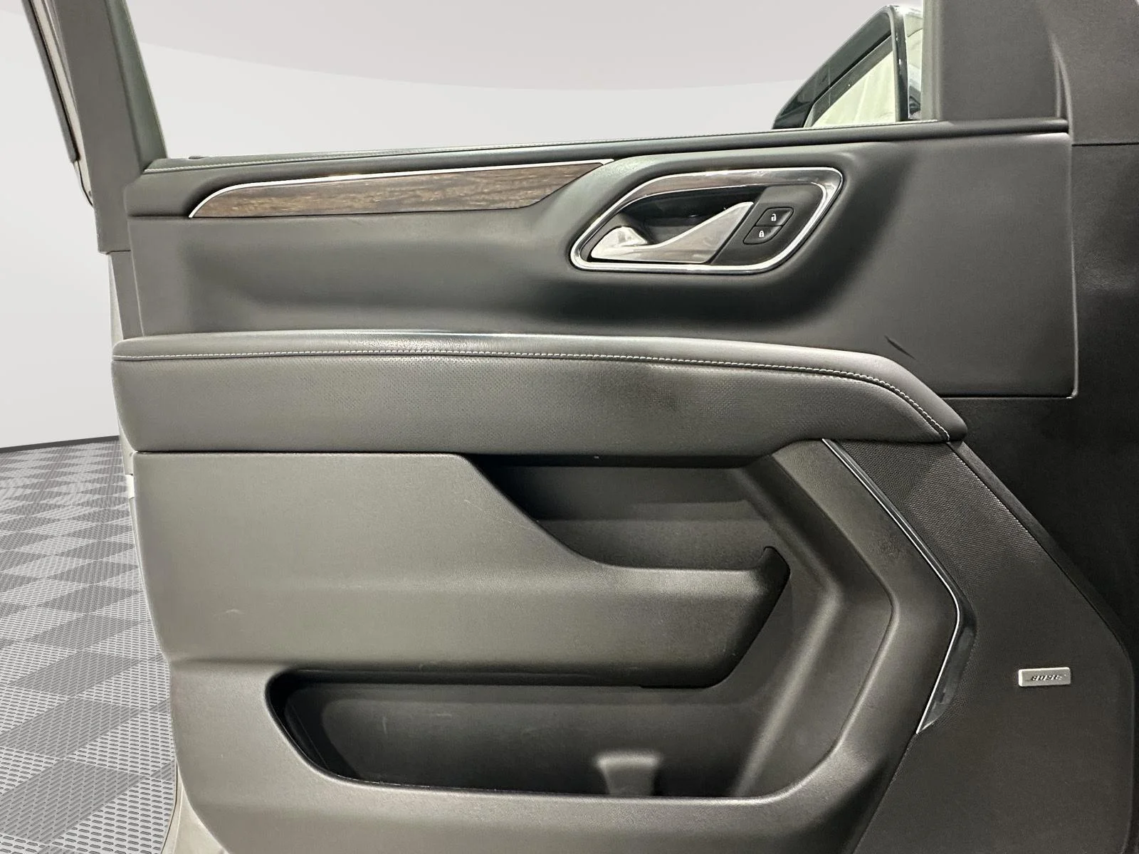 Used 2023 Sterling Gray Metallic Chevrolet Premier image 19
