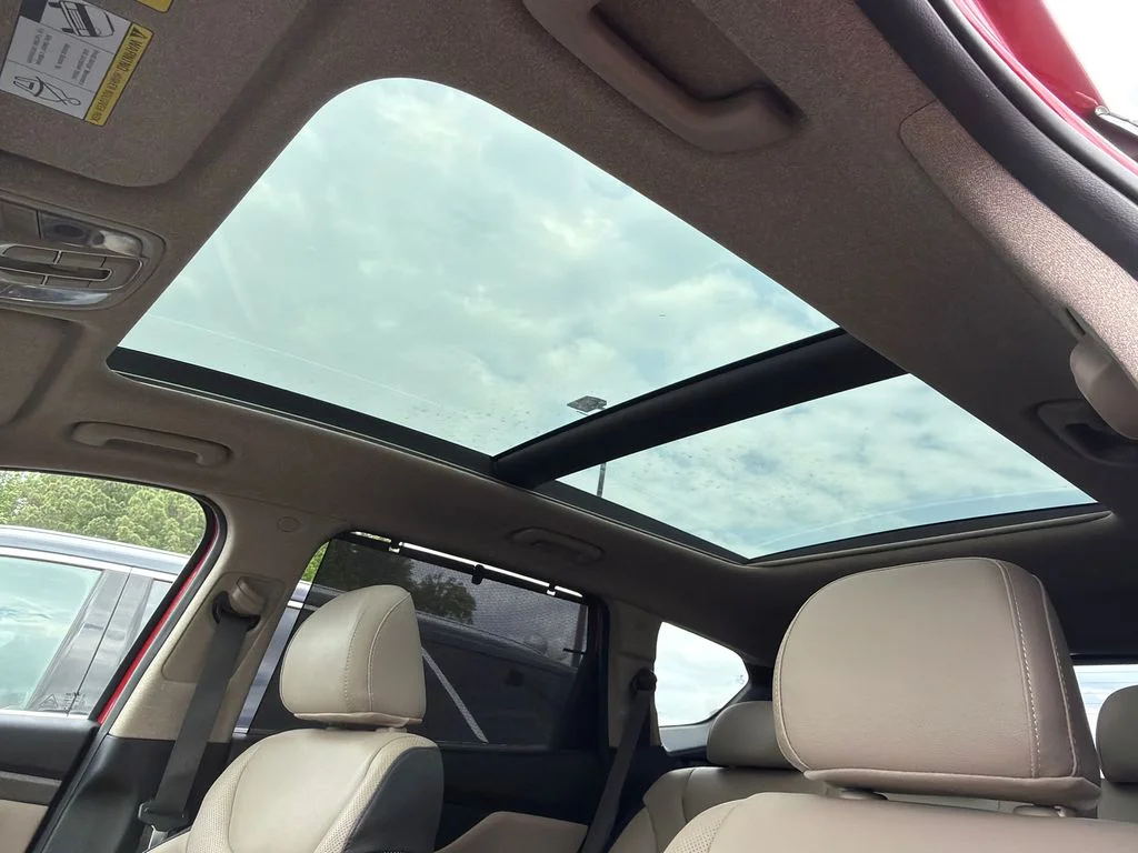 Used 2019 Red Hyundai Ultimate image 33