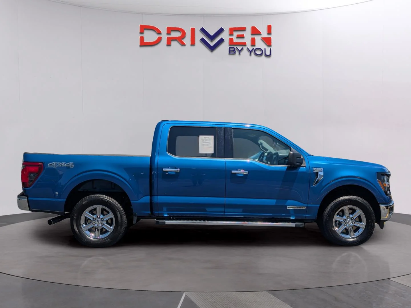 Used 2024 Oxford White Ford XLT image 6