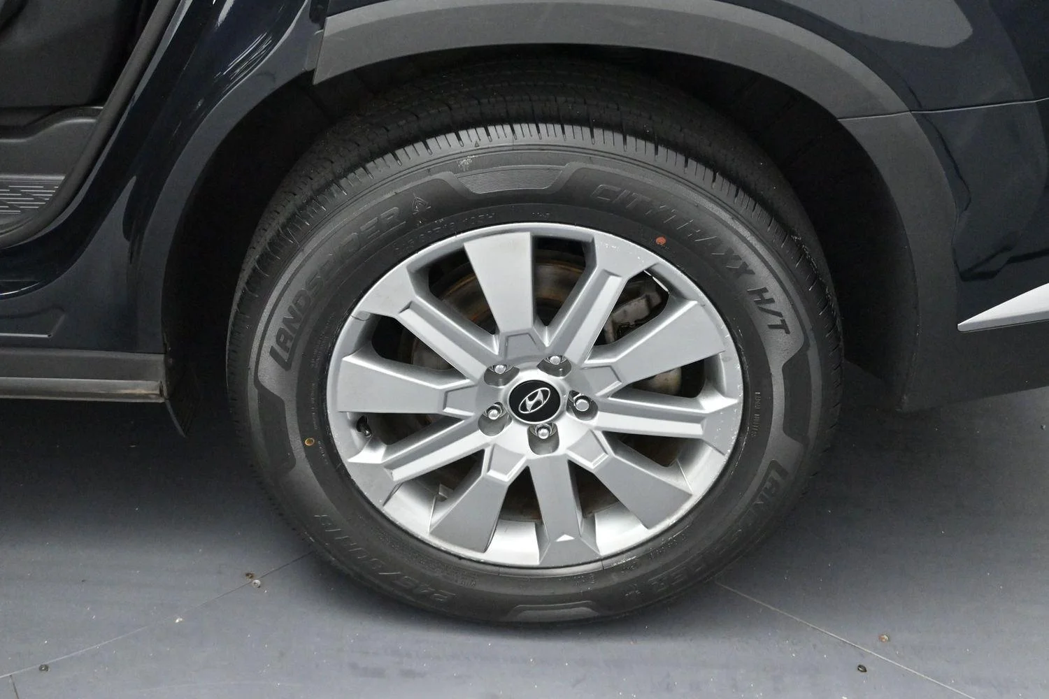 Used 2023 Moonlight Cloud Hyundai SEL image 30