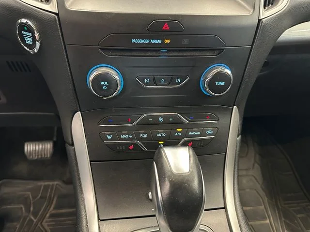 Used 2015  Ford SEL image 27