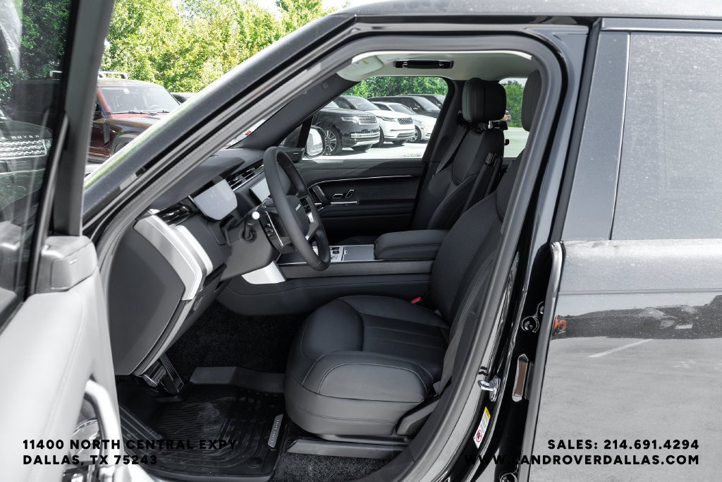 New 2027 Santorini Black Metallic Land Rover SE image 40