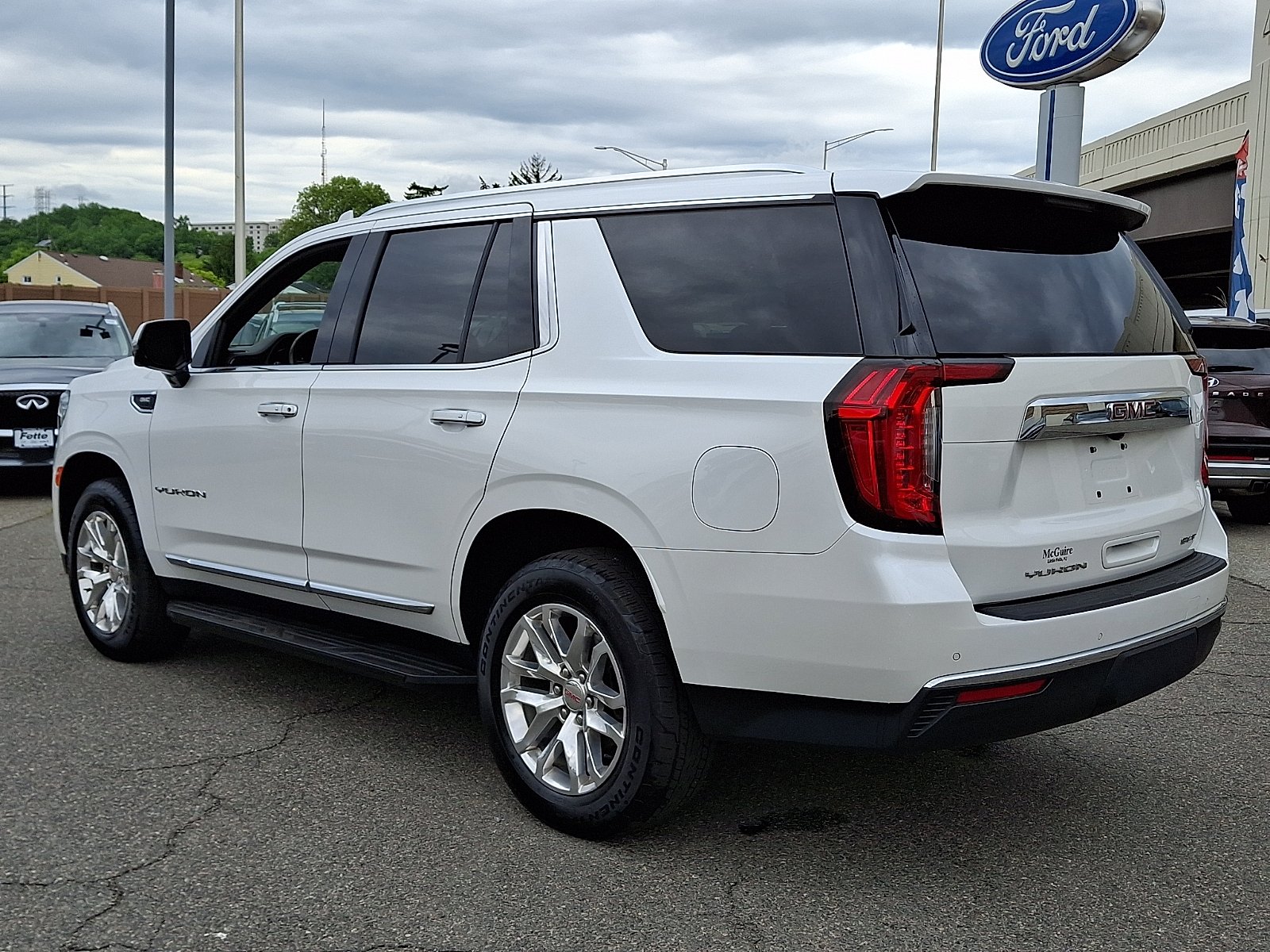 Used 2022 White Frost Tricoat - G1W GMC 4WD SLT image 6