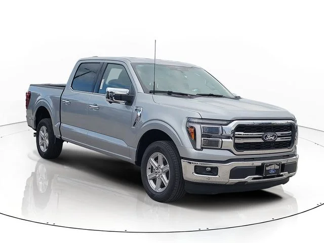 New 2026 Silver Metallic Ford Lariat image 3