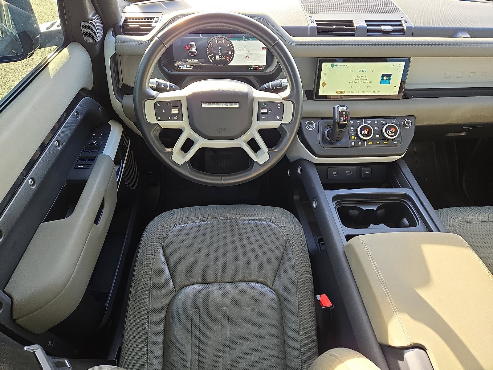 Used 2020 Santorini Black Metallic   1Ag Land Rover SE image 24