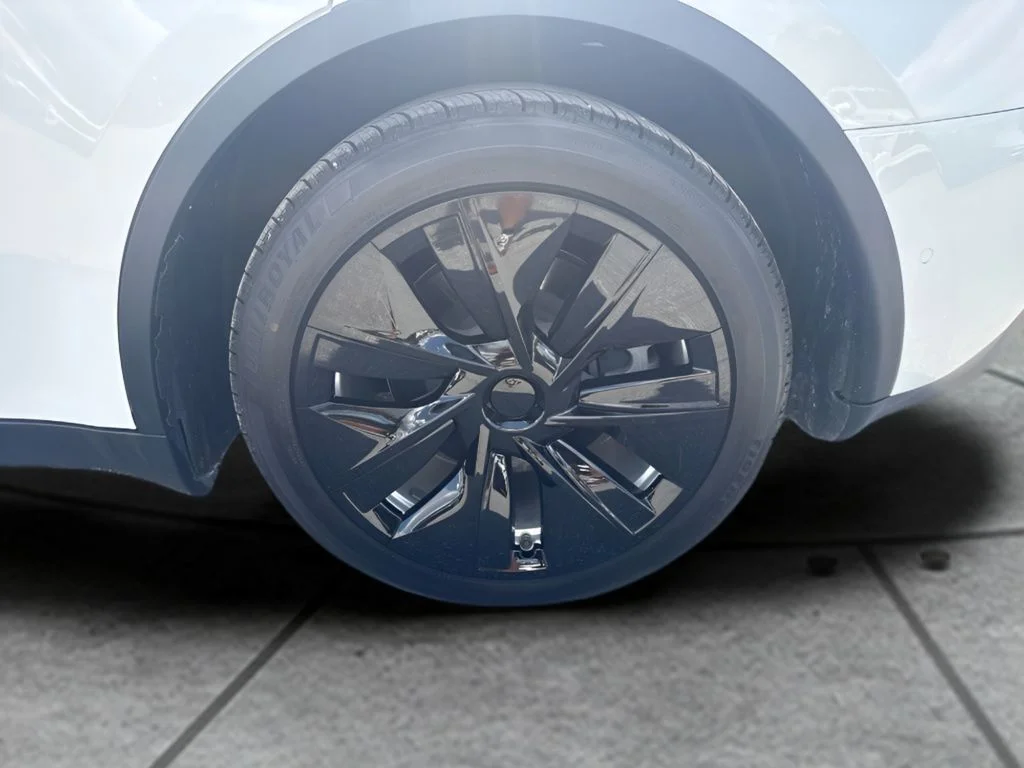 Used 2021 White Tesla Long Range image 24