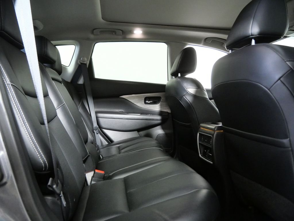 Used 2018 Gray Nissan Platinum image 10
