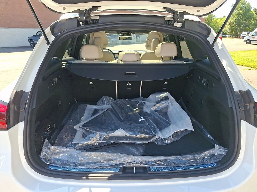 Certified Used 2026 Polar White Mercedes-Benz GLC 300 image 28