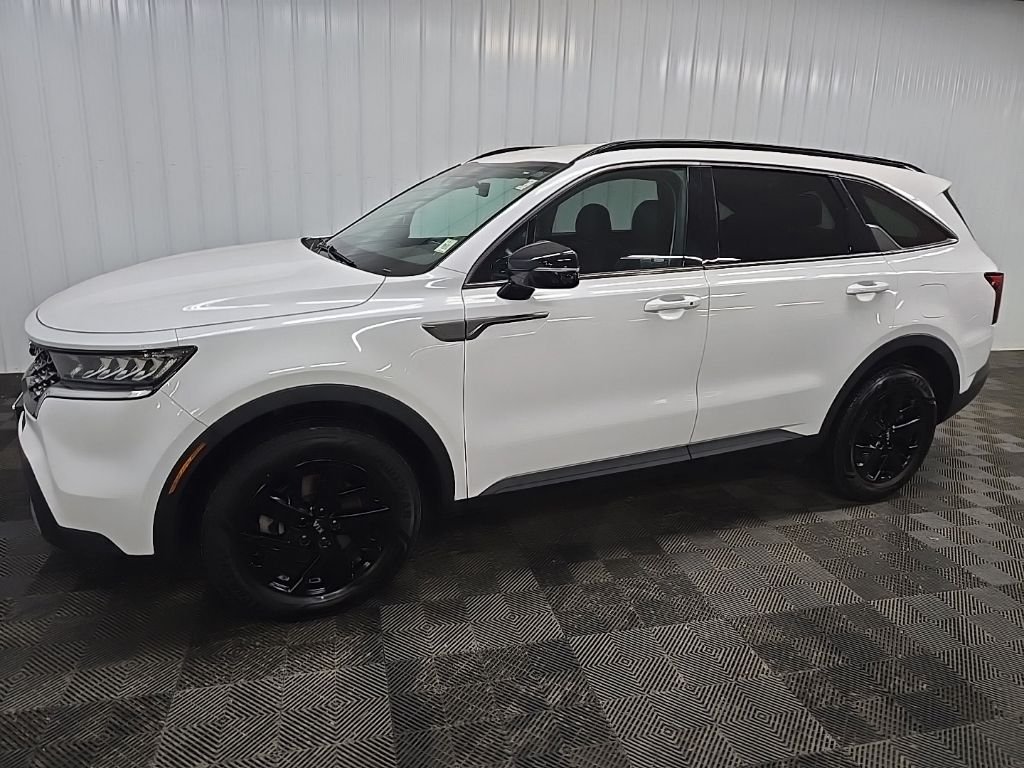 Used 2021 White Kia S image 6