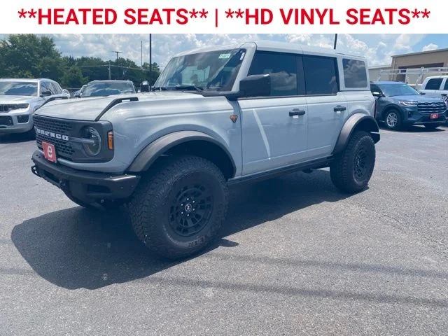 New 2026 Avalanche Gray Ford Badlands® image 3