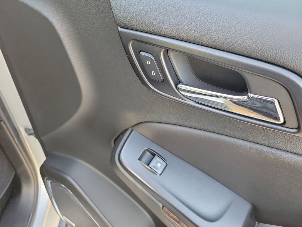 Used 2018 Silver Chevrolet LT image 11