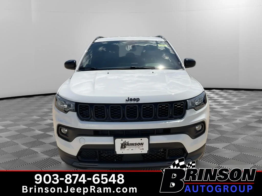 New 2026 Bright White Clearcoat Jeep Latitude Altitude image 2