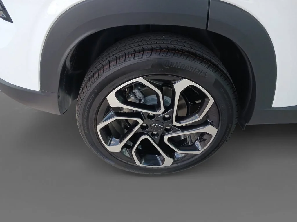 Used 2026 Summit White Chevrolet 2RS image 10