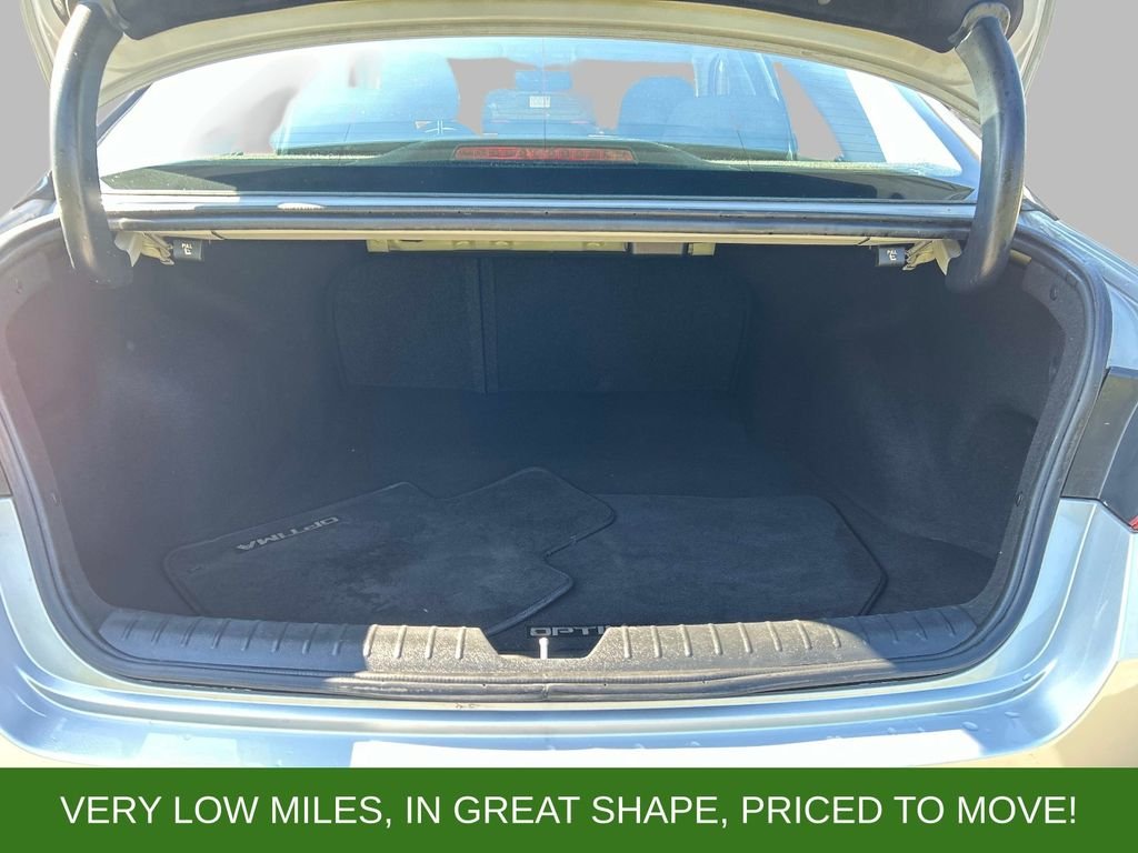 Used 2017 Silver Kia LX image 11
