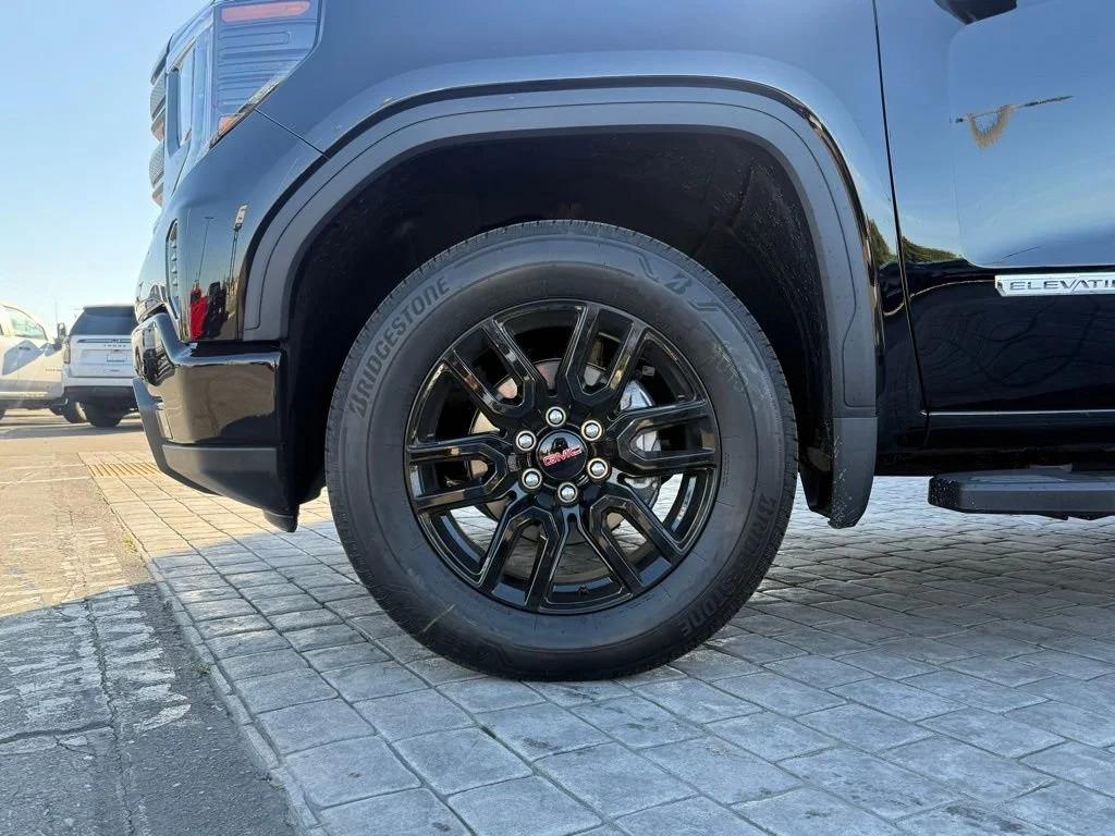 New 2026 Onyx Black GMC Elevation image 4