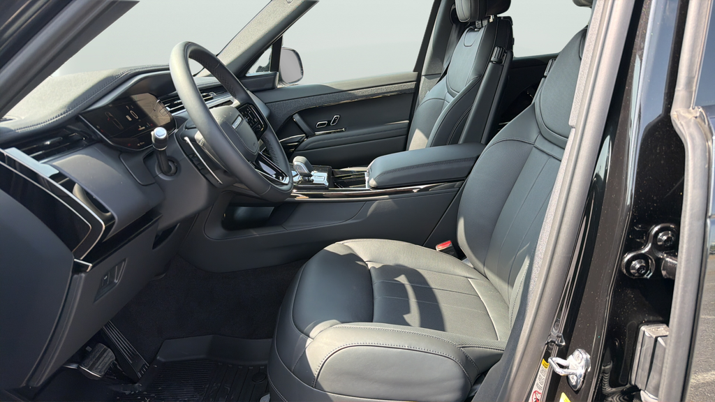 New 2026 Santorini Black Land Rover Dynamic SE image 16