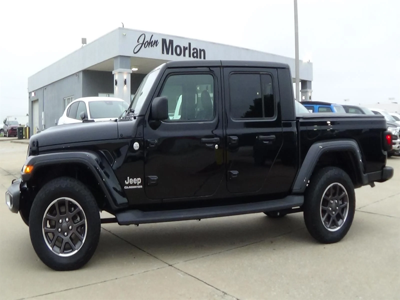 Used 2022 Black Clear Coat (px8) Jeep Overland image 1