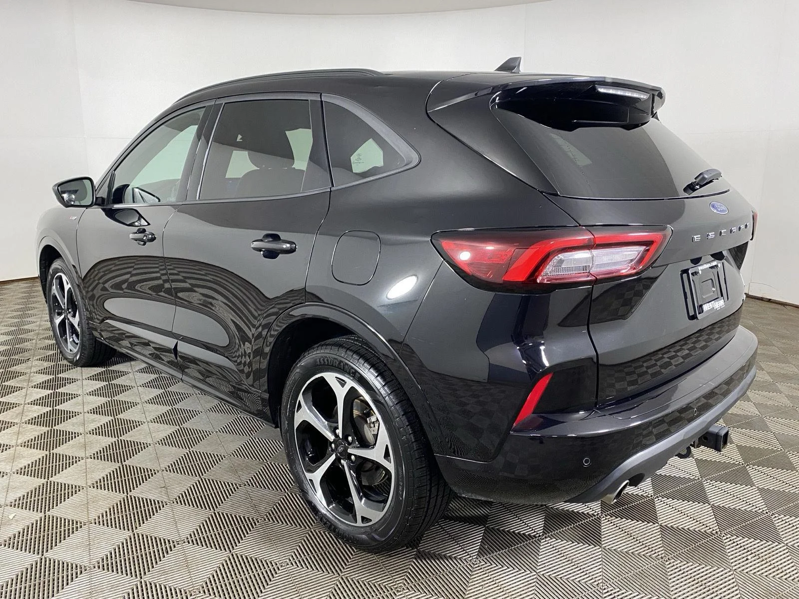 Used 2024 Agate Black Ford ST-Line Select image 5